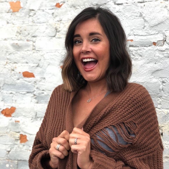 Meet your Posher, Brooke - Picture 1 of 1